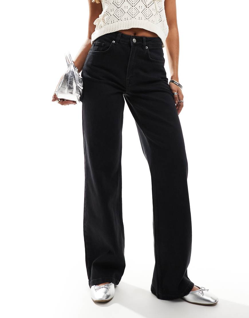 Selected Femme - Alice - Jeans mit weitem Bein in Schwarz Selected Femme - Alice - Jeans mit weitem Bein in Schwarz von Selected