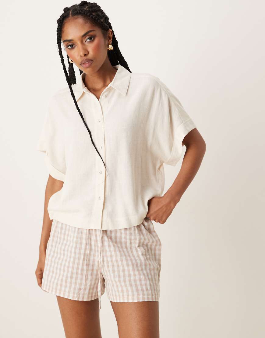 Selected Femme - Cropped-Hemd aus Leinen in Creme-Weiß Selected Femme - Cropped-Hemd aus Leinen in Creme-Weiß von Selected