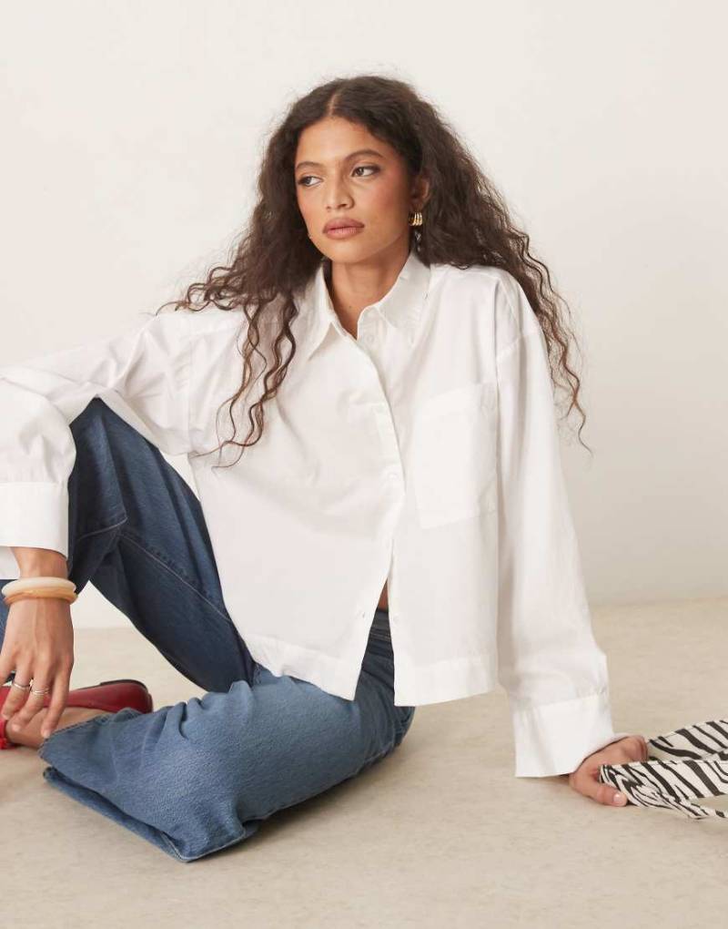 Selected Femme - Cropped Hemdbluse in Weiß mit kastigem Schnitt von Selected