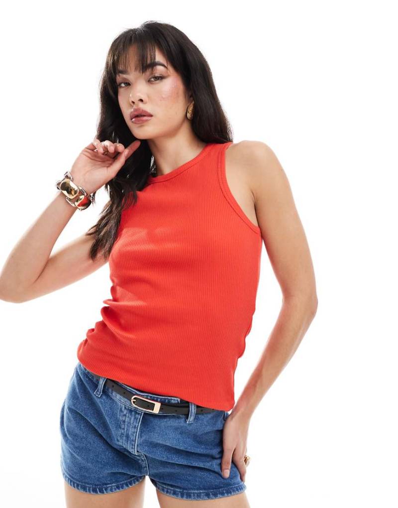 Selected Femme - Geripptes Trägertop in Rot von Selected