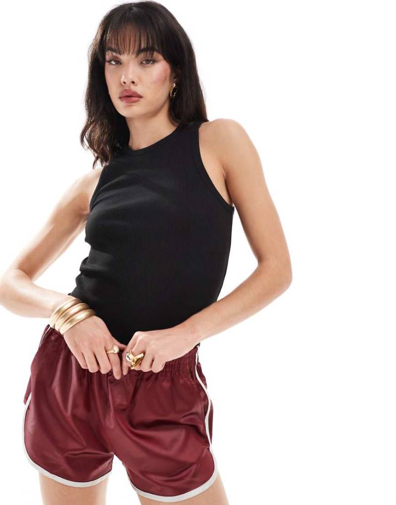 Selected Femme - Geripptes Trägertop in Schwarz von Selected