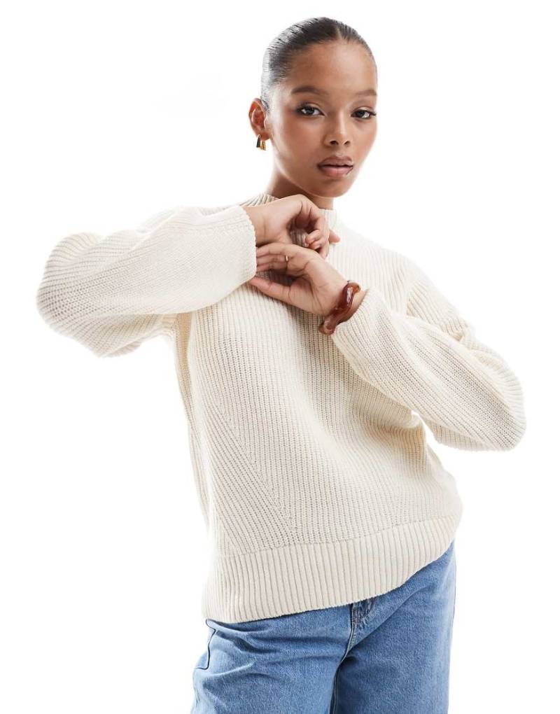 Selected Femme - Pullover in Cremeweiß mit übergroßen Ärmeln Selected Femme - Pullover in Cremeweiß mit übergroßen Ärmeln von Selected