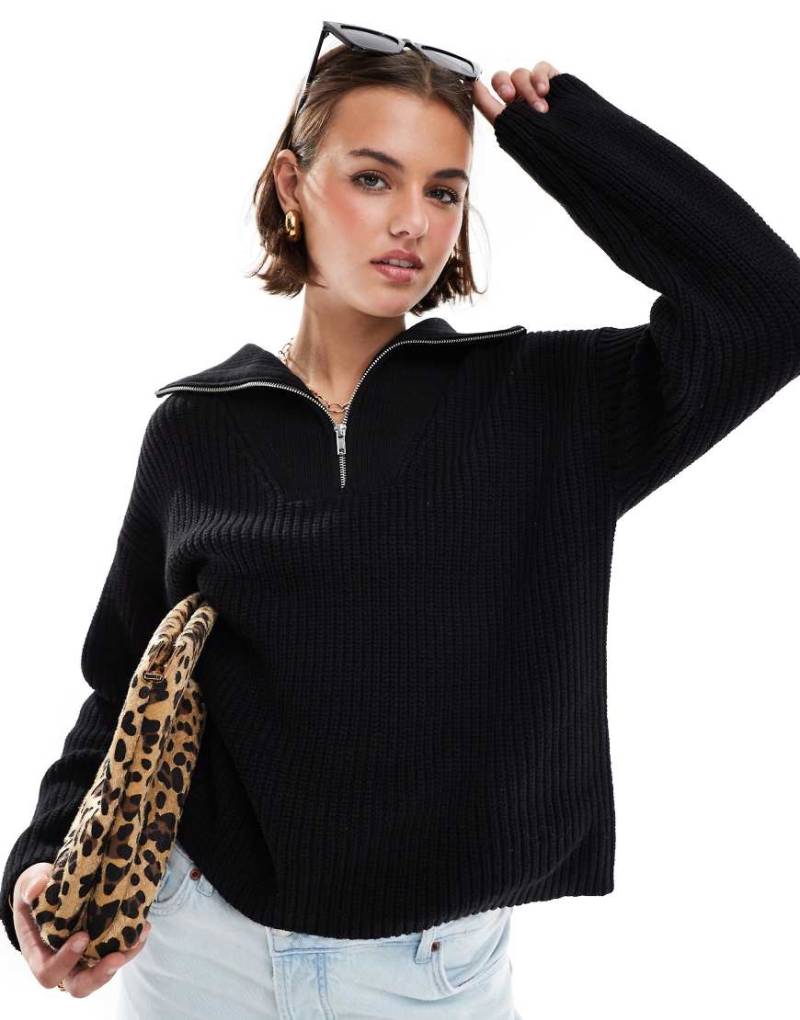 Selected Femme - Pullover in Schwarz mit kurzem Reißverschluss von Selected