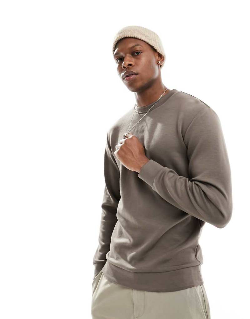 Selected Homme - Manuel - Sweatshirt in Braun mit Rundhalsausschnitt-Weiß von Selected