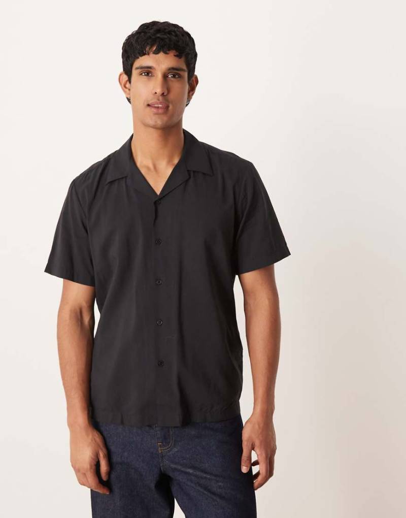 Selected - Kurzärmliges, bedrucktes Regular-Fit-Hemd in Schwarz von Selected