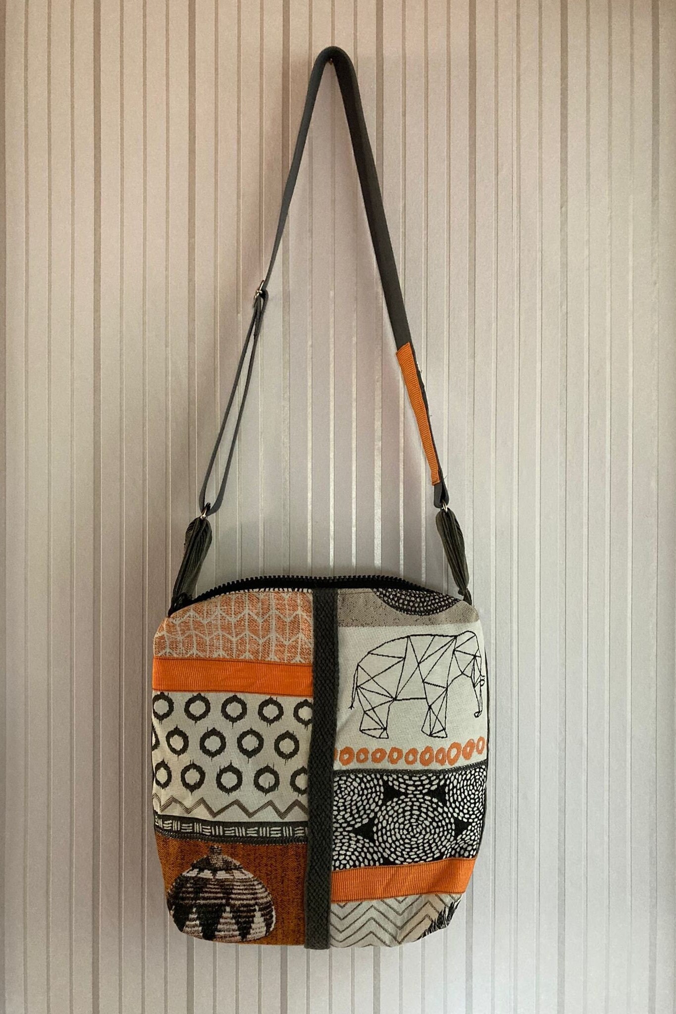 Einzigartige Umhängetasche, Vintage Look, Tasche Aus Baumwolle, Recyelt, Elephant, India Style, Handgefertigt , Love, Geschenk Einzigartige Umhängetasche, Vintage Look, Tasche Aus Baumwolle, Recyelt, Elephant, India Style, Handgefertigt , Love, Geschenk von SelfbySmagina