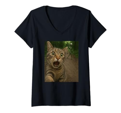 Damen Katzen-Selfie, Alien, lustig T-Shirt mit V-Ausschnitt Damen Katzen-Selfie, Alien, lustig T-Shirt mit V-Ausschnitt von Selfie humor with Cats