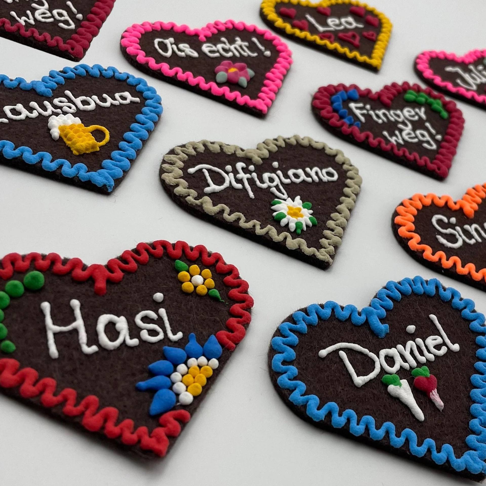 Oktoberfest - Wiesn Filzherz Personalisiertes Lebkuchenherz Glubbal Jga Hochzeit Gastgeschenk Als Namensschild Dirndl & Lederhosn Oktoberfest - Wiesn Filzherz Personalisiertes Lebkuchenherz Glubbal Jga Hochzeit Gastgeschenk Als Namensschild Dirndl & Lederhosn von SelfmadeFromJulia