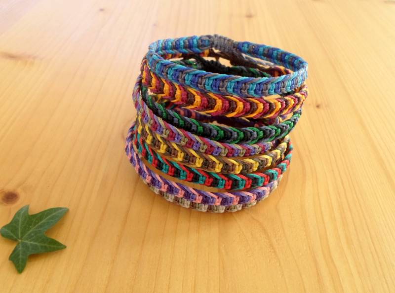 Freundschaftsarmband, Makramee Armband, Wasserdichtes Schmuck, Wachsfaden Verstellbares Surf Armband von SelinofosArt