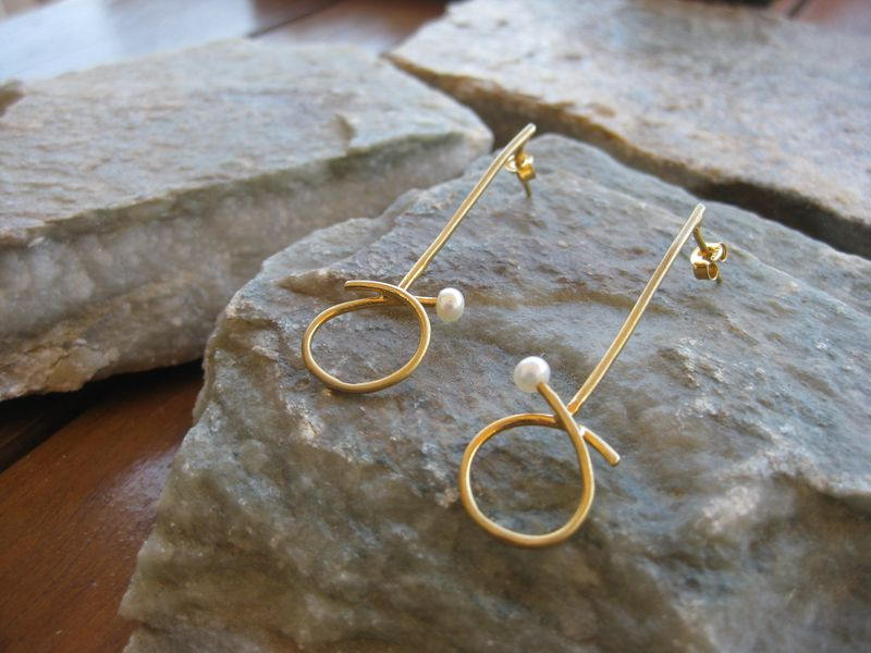 Vergoldete Silber 925 Ohrringe-Handgemachte Ohrringe-Minimal Ohrringe-Pearl Ohrringe Vergoldete Silber 925 Ohrringe-Handgemachte Ohrringe-Minimal Ohrringe-Pearl Ohrringe von Selinopetra