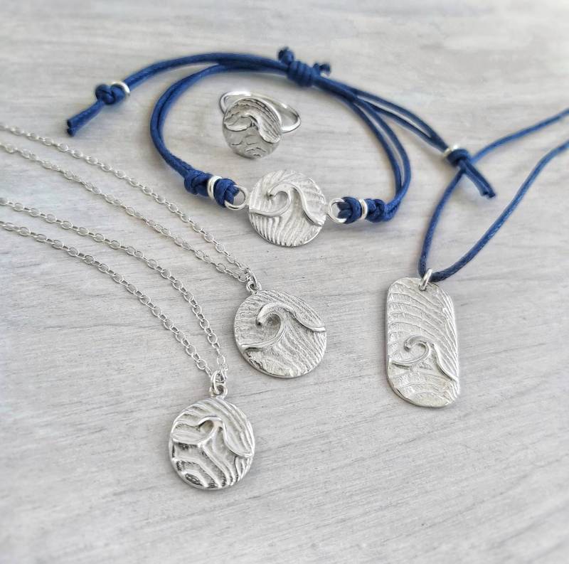 Selkie Wave Kollektion, Tintenfisch Cast Silver, Geschenk Für Surfer, Ozean, Meer, Natur Einzigartig, Unisex, Anhänger Armband, Herrenschmuck, Ring von SelkieJewellery