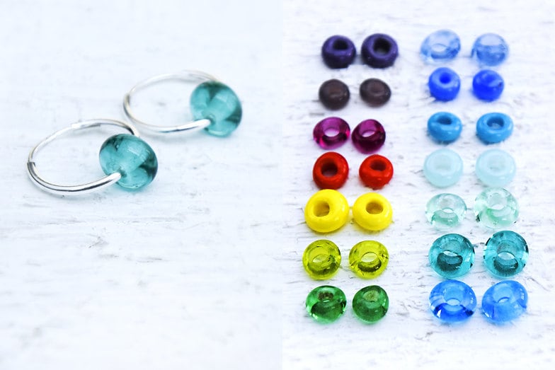 Silberne Creolen & Bunte Glasperlen Sleeper Creolen, Lampwork Glasperlen, Handgemacht, Abnehmbar, Ohrringe Silber Oder Gold Silberne Creolen & Bunte Glasperlen Sleeper Creolen, Lampwork Glasperlen, Handgemacht, Abnehmbar, Ohrringe Silber Oder Gold von SelkieJewellery