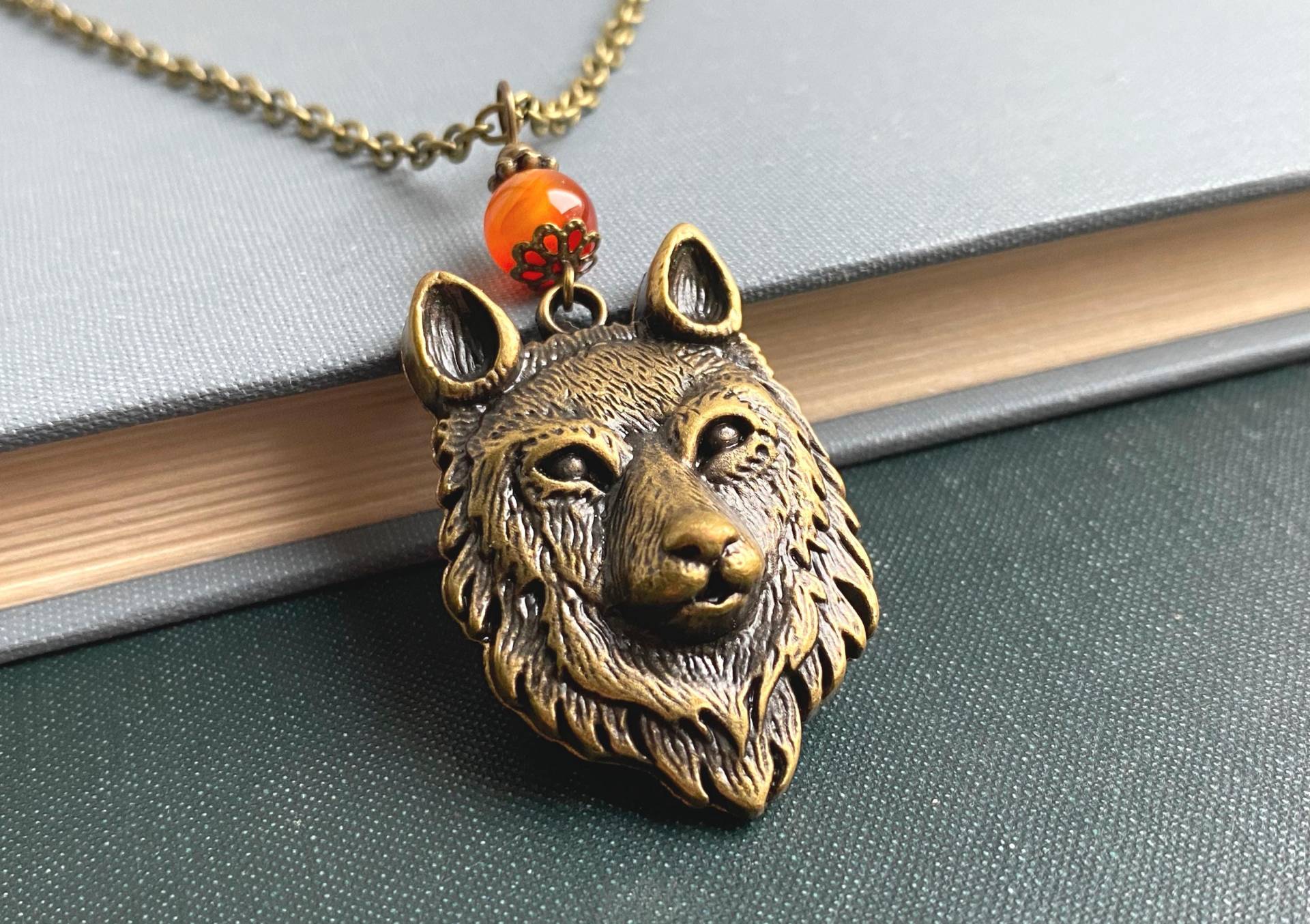 Wolf Halskette Blau Oder Orange, Tier Schmuck Wolf Halskette Blau Oder Orange, Tier Schmuck von SelmaDreams