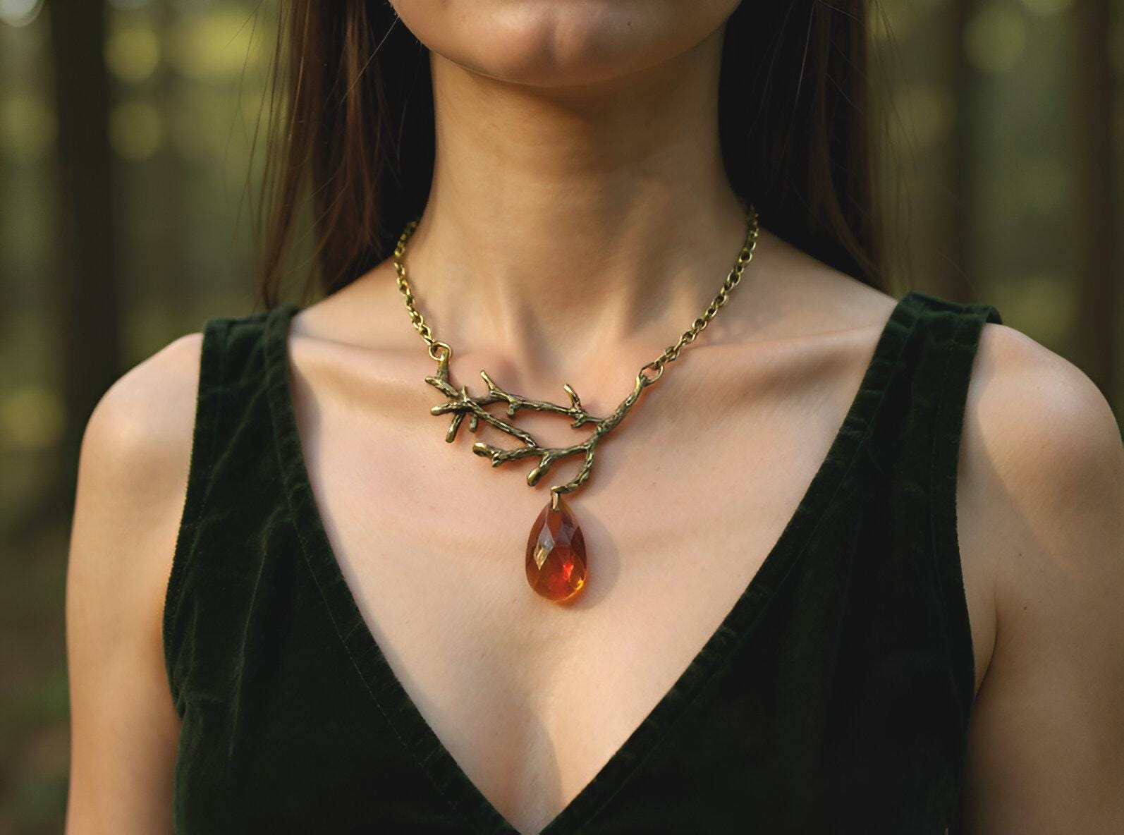 Zauberhafte Wald-Halskette Bronze-Zweig, Rostfarbener Tropfen-Anhänger von SelmaDreams
