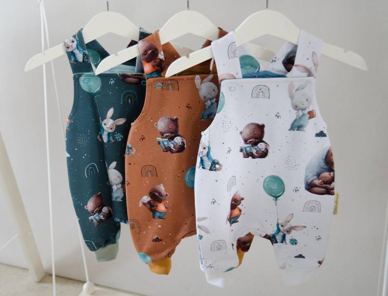 Latzhosen Aus Sweat Für Babys Und Kinder, Verschiedene Motive von SelvirasHandmade