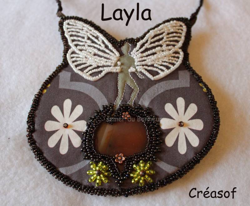 Layla-Halskette Aus Stoff, Bestickt Mit Perlen Und Achatscheibe Layla-Halskette Aus Stoff, Bestickt Mit Perlen Und Achatscheibe von SemerduBonheurFR