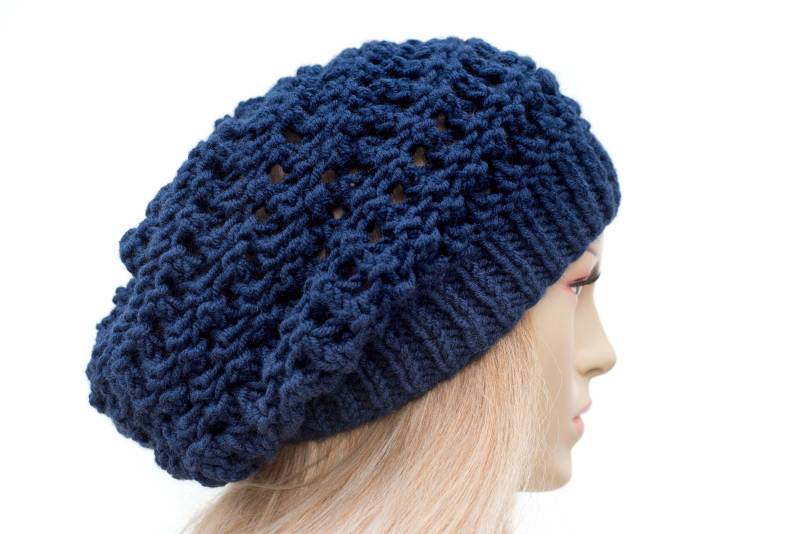 Frau Winter Strickmütze, Slouchy Beanie Oversize Hut, Marine - Farbe Option Verfügbar von SenamonAccessories