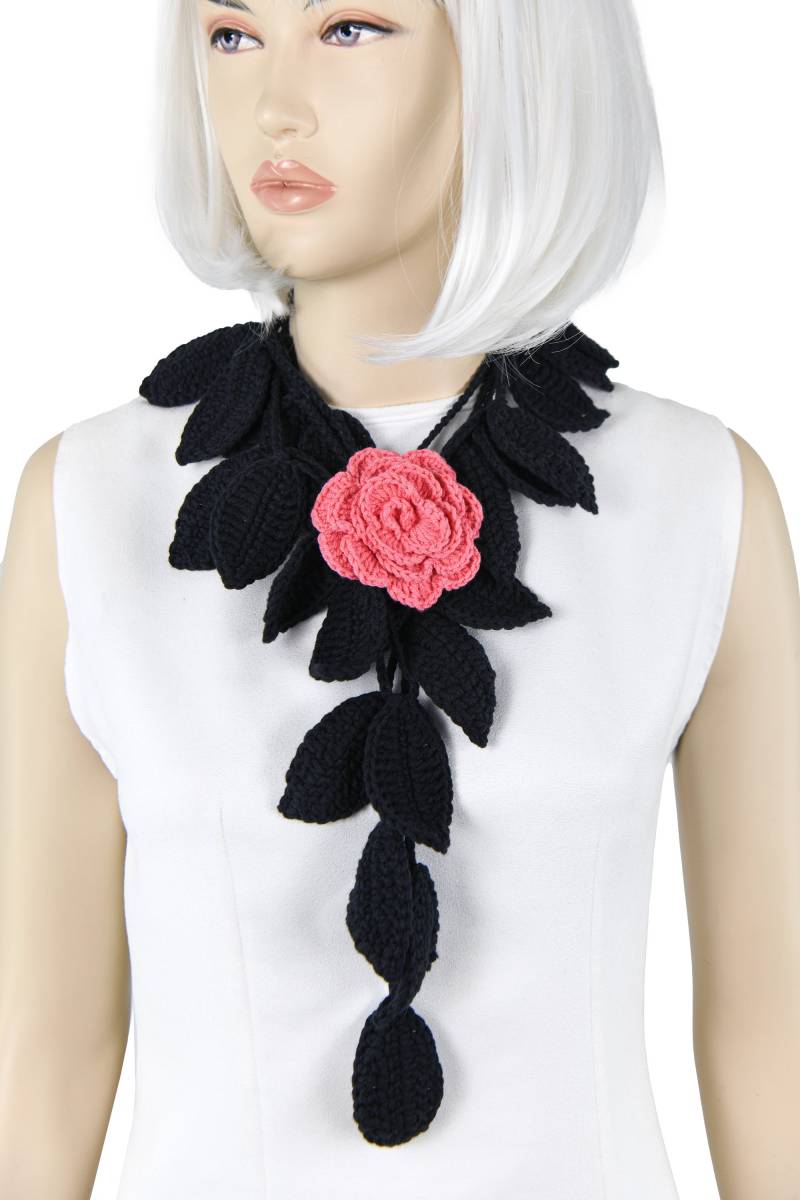 Gehäkelte Blätter Schmuck Schal, Häkeln Geblümte Halskette, Mit Abnehmbarer Blumenbrosche von SenamonAccessories
