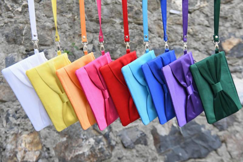 Brautjungfer Clutches, Schleife Wristelt Clutch in Benutzerdefinierten Farben, Geschenk, Hochzeitsgeschenk, Reißverschlusstasche, Abend Clutch von SenamonBoutique