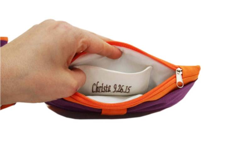 Monogramming Option Für Clutches Monogramming Option Für Clutches von SenamonBoutique