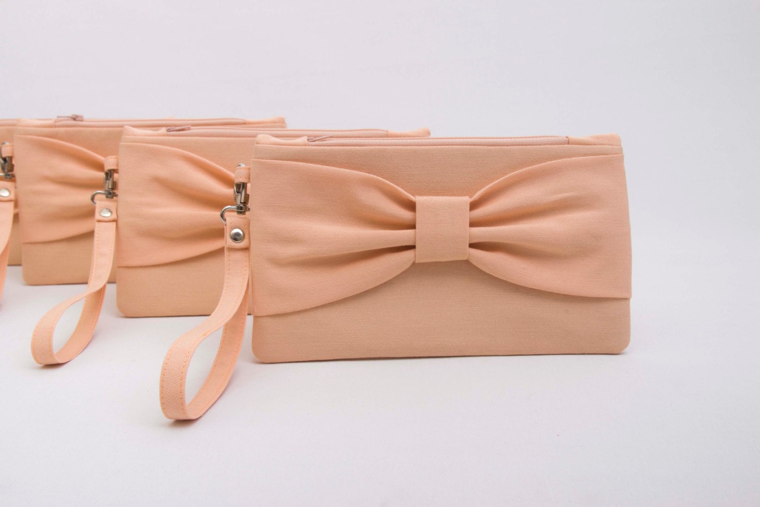 Schleife Clutch Beutel in Benutzerdefinierten Farben, Brautjungfer Geschenk, Hochzeitsgeschenk, Reißverschluss Beutel, Abend Clutch, Anlass Tasche von SenamonBoutique