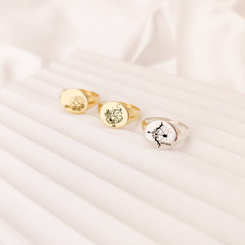 Personalisierter Sternzeichen Siegelring 925 Sterling Silber, Vergoldet Personalisierter Sternzeichen Siegelring 925 Sterling Silber, Vergoldet von SendoraJewelry
