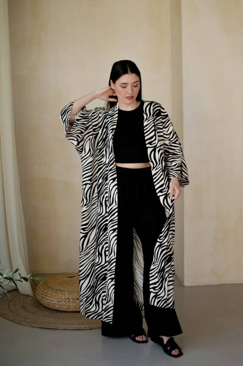 Linen Zebra Plus Size Kimono, Animal Print Kleid, Boho Zebra Robe, Rave Kleiden Bequemes Hochzeitsgast Zebra-Liebhaber-Geschenk von SeneraWear