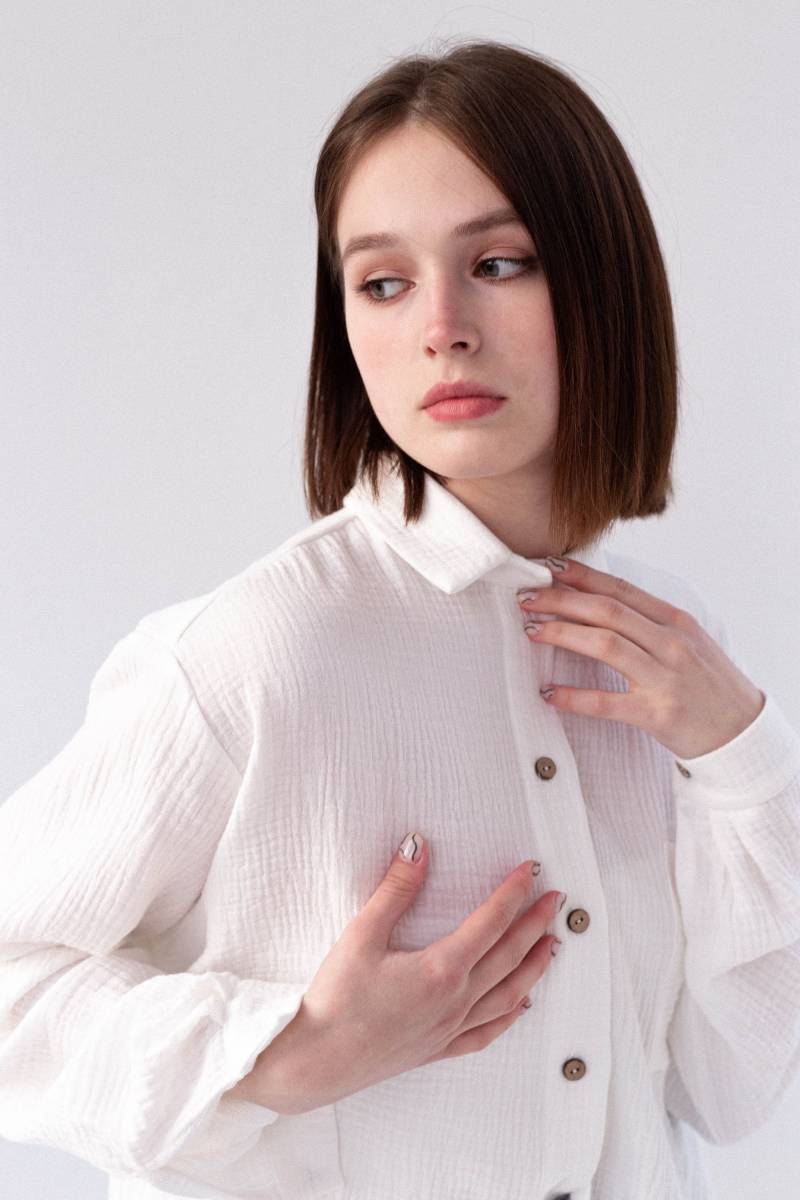 Weißes Leinenhemd, Modernes Hemd, Weißes Zerknittertes Baumwolle Niedrige Schultern 1 Tasche Sommerurlaub Hemd von SeneraWear