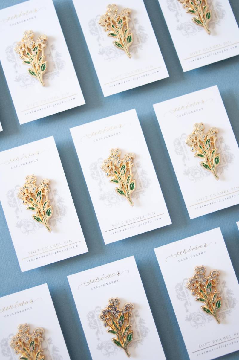 Vergissmeinnicht Soft Enamel Pin von SenimanCalligraphy