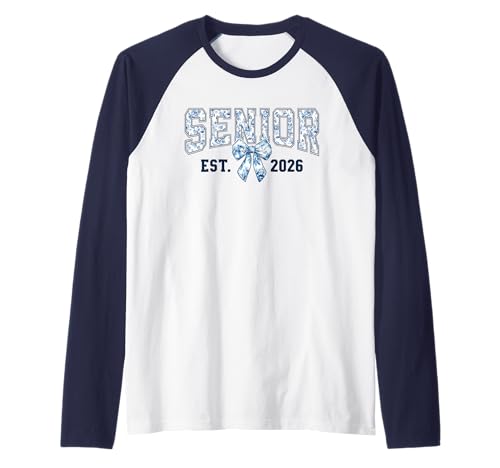 Senior Est 2026 Coquette Bow Blue Toile Floral Damen Mädchen 26 Raglan von Senior 2026 Class of 2026 Preppy Girly Graduation