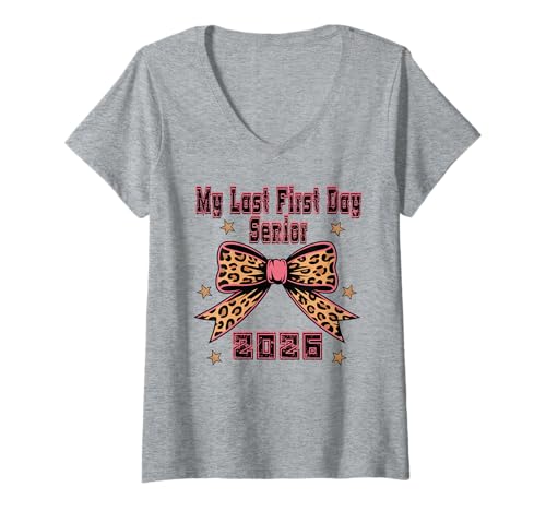 Damen My Last First Day Senior 2026 Class of 2026 Coquette Girls T-Shirt mit V-Ausschnitt von Senior Last First Day Back To School Class of 2026