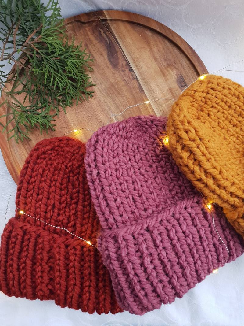 Grobstrickmütze, Damenmütze, Handgestrickte Mütze, Gelbe Terracot Strickmütze von SenseAndEmotions