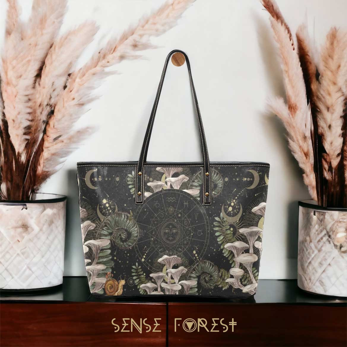 Boho Hexe Pilz Wald Sternzeichen Vegan Leder Tragetasche, Süße Witchy Pu-Leder Umhängetasche, Süße Goth Tasche Große Reißverschlusstasche von SenseForest