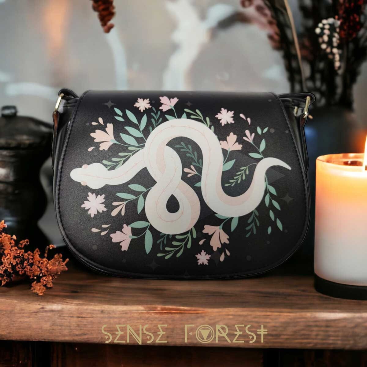 Boho Schlange Vegan Leder Goth Sattel Tasche, Witchy Gekreuzten Körper Geldbörse, Niedliche Pu-Leder Handtasche Dunkel Kawaii Geldbörse Geschenk von SenseForest