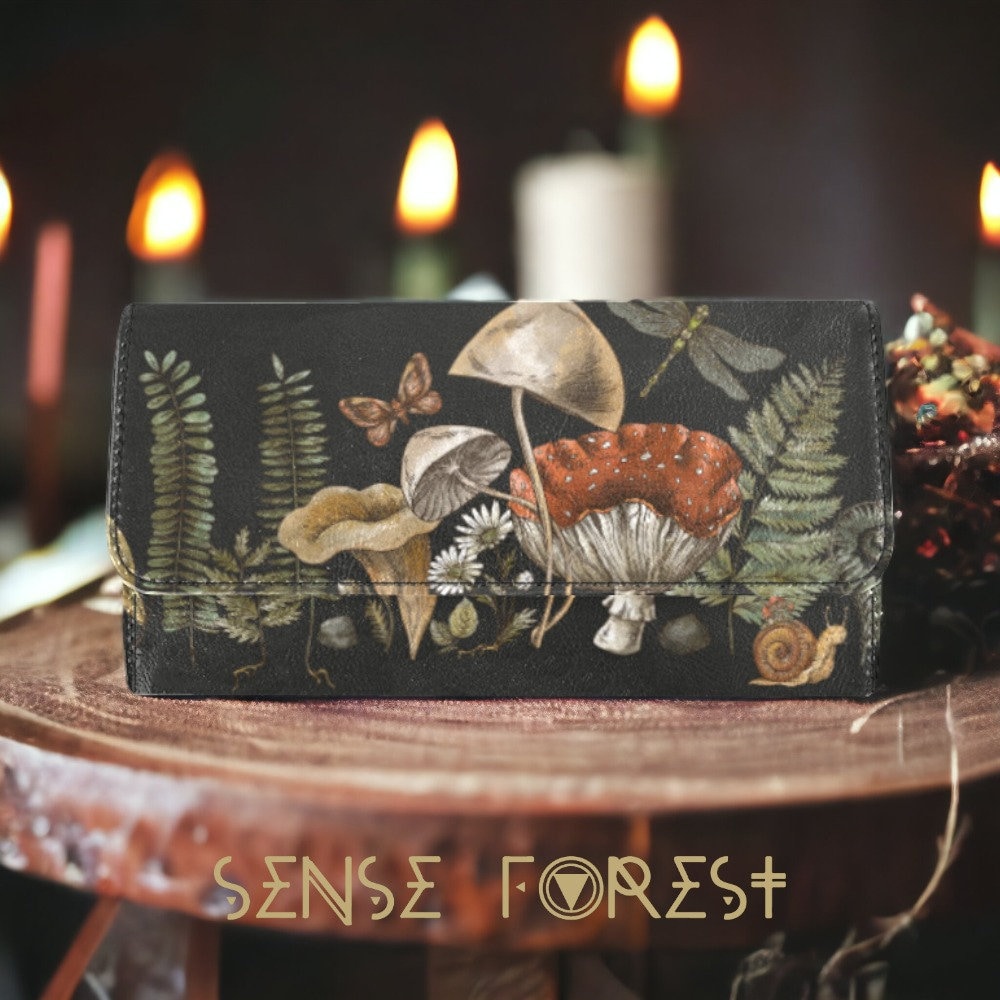 Farne Magic Pilz Dreifache Brieftasche, Boho Süße Grüne Hexe Pu-Leder Goth Frauen Brieftasche Veranstalter Lange Kupplung Geldbörse von SenseForest