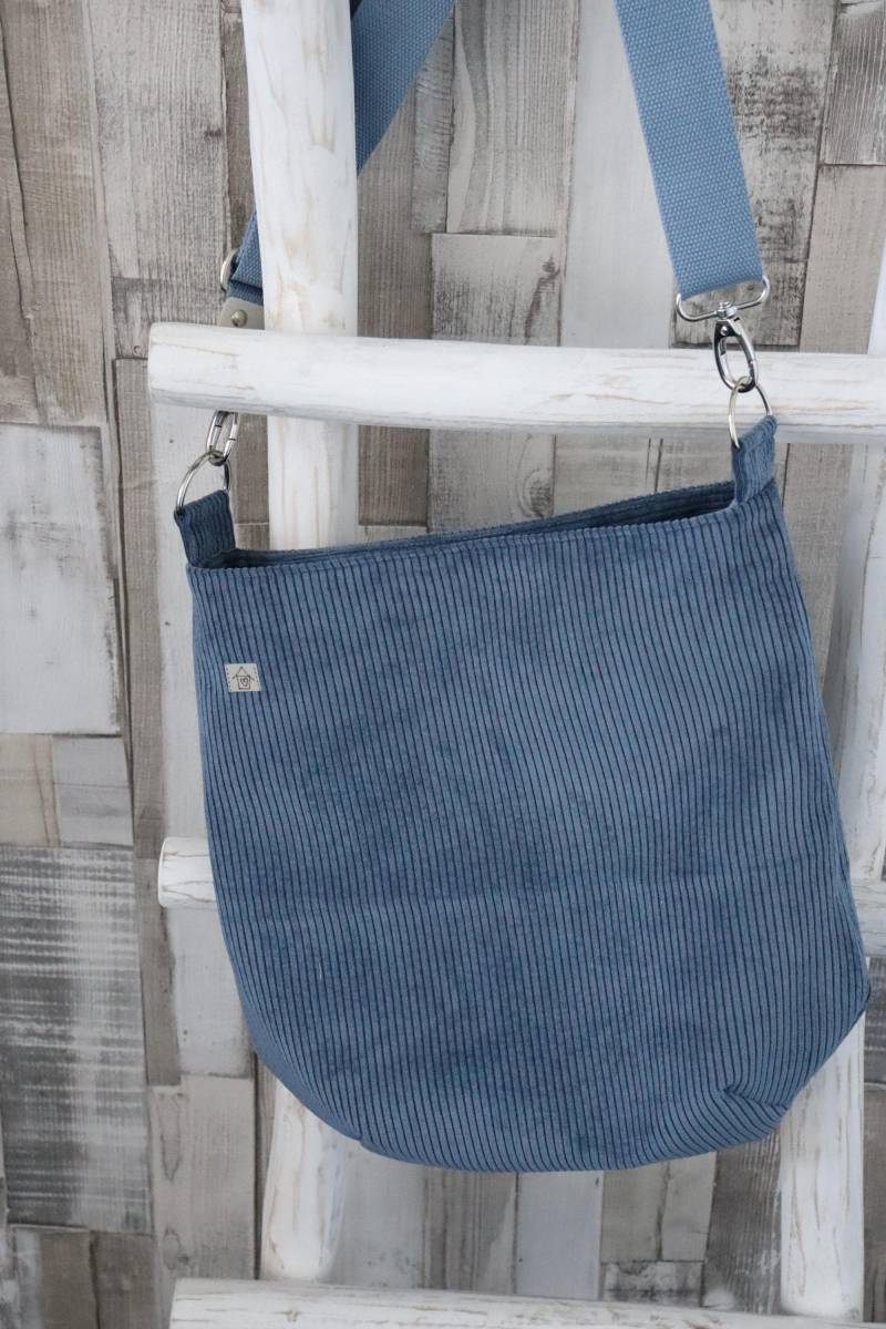 Beuteltasche Aus Cord in Jeansblau | Schultertasche Einkaufstasche Boho Style Mit Innentaschen Handmade von SenseofhomeShop