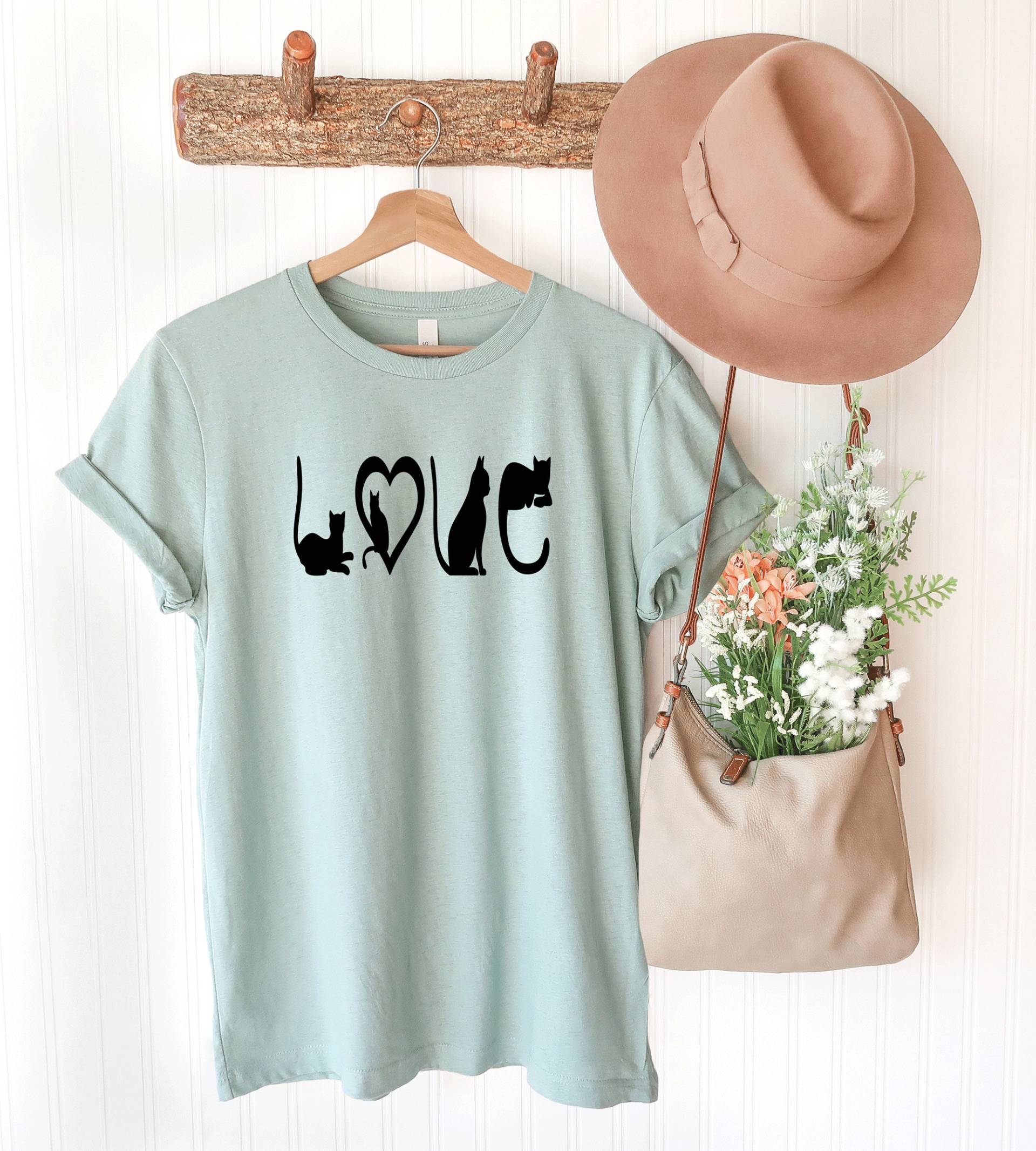 Love Cat T-Shirt, Shirt, Lustiges Katzen Geschenke Für Katzenliebhaber, Geschenk Katzenmama, Katzenliebhaber Katzenmama Shirt Love Cat T-Shirt, Shirt, Lustiges Katzen Geschenke Für Katzenliebhaber, Geschenk Katzenmama, Katzenliebhaber Katzenmama Shirt von SeptemberDesignUS