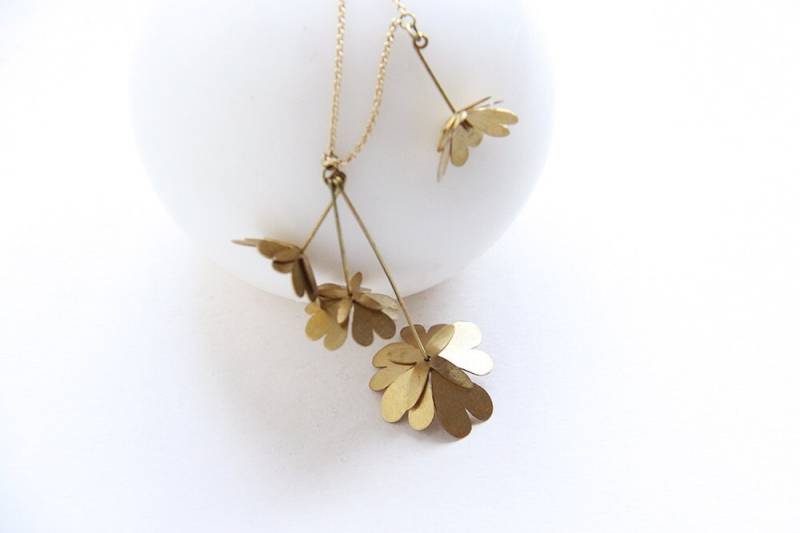 Goldene Blumen Und Blätter Halskette - Handgefertigter Schmuck von SeptemberRoom