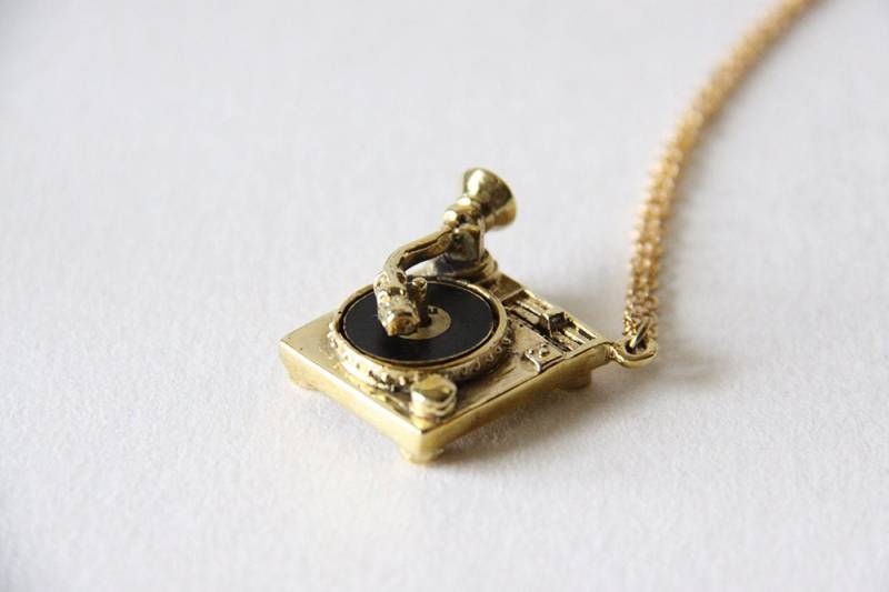 Turntable Charm Halskette - Einzigartiges Handgemachtes Schmuck/Original Design Von September Room von SeptemberRoom