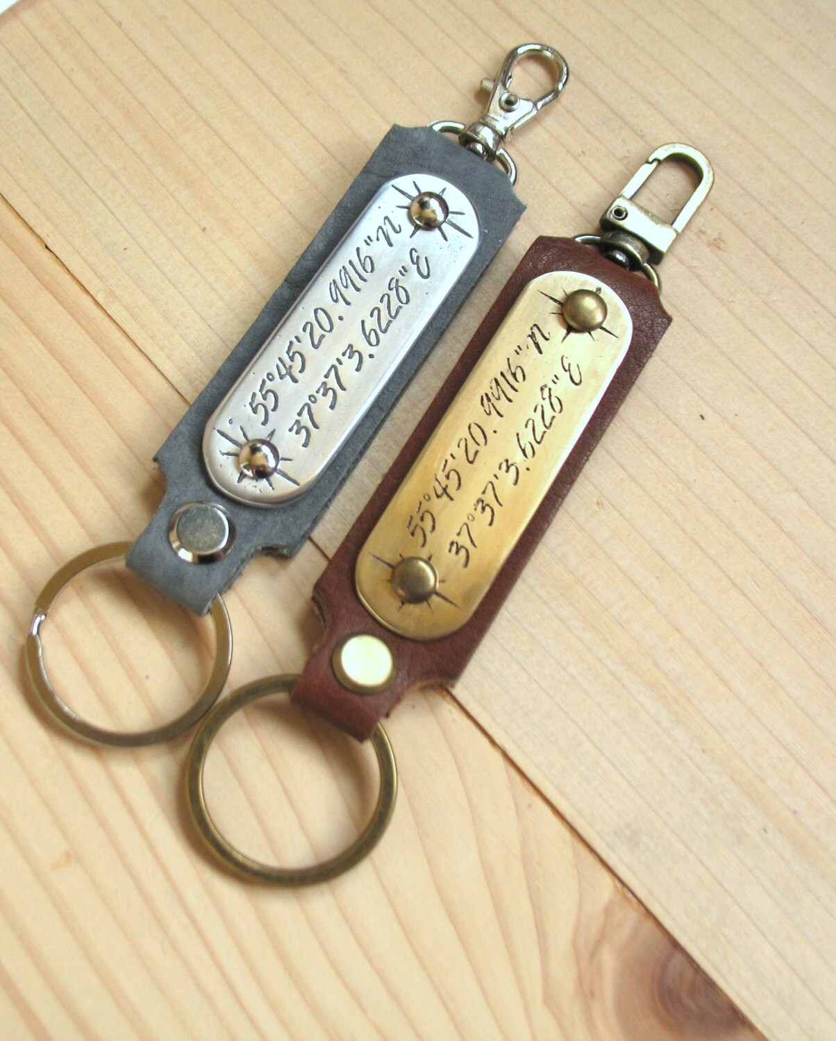 Personalisierter Leder Koordinaten Schlüsselanhänger Schlüsselanhänger Personalisierter Leder Koordinaten Schlüsselanhänger Schlüsselanhänger von SerVal64