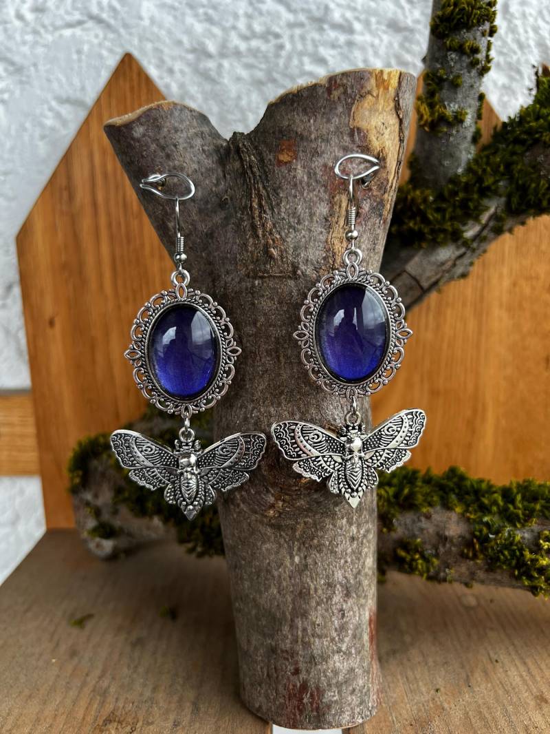 Motte, Gothic, Vintage, Barock - Ohrhänger Flip Flop Violet Einzelstück Unikat Ohrring Anhänger Seraphiiia-Design von LilithKreativeStudio
