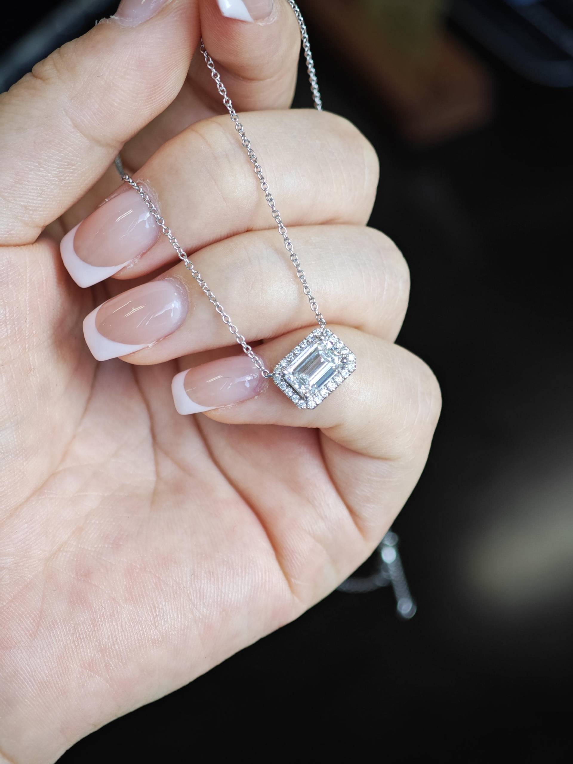 1.2 Karat Smaragdschliff Diamant-Halskette, 18K Gold, Igi-Zertifiziert von SerenDiamonds