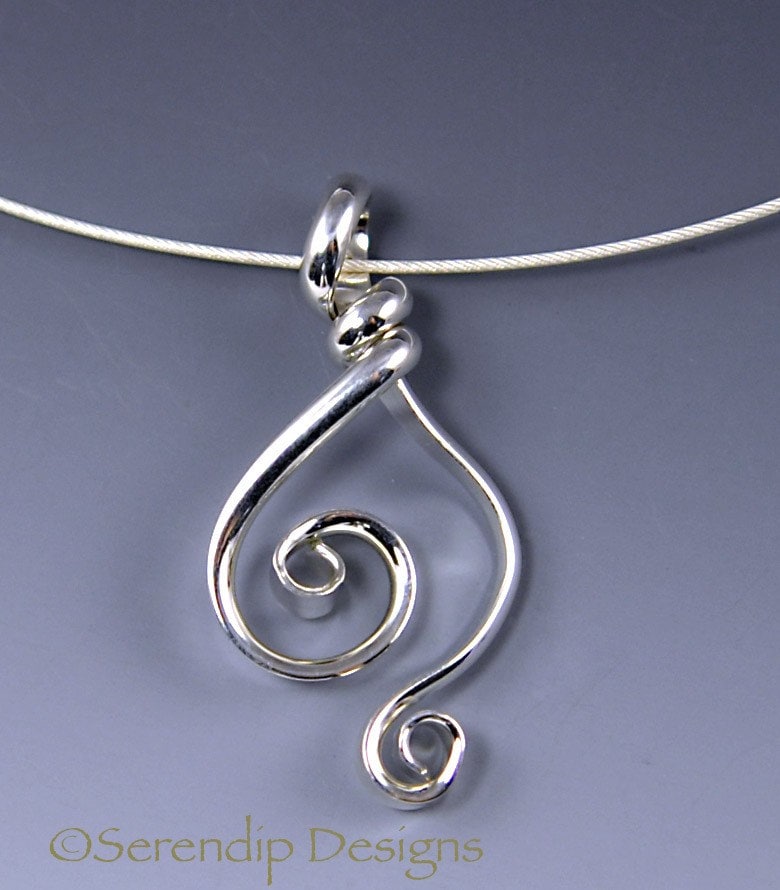 Argentium Doppel-Spiral-Anhänger, Sterling Silber Spiral-Kelly-Halskette, Doppelte Spirale Halskette Sn3 Argentium Doppel-Spiral-Anhänger, Sterling Silber Spiral-Kelly-Halskette, Doppelte Spirale Halskette Sn3 von SerendipDesignsJewel