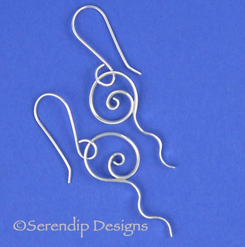 Argentium Silber Spirale Wave Ohrringe, Glänzend Sterling Silver Ocean Wave, Kreis Amy Ohrringe Se55 Argentium Silber Spirale Wave Ohrringe, Glänzend Sterling Silver Ocean Wave, Kreis Amy Ohrringe Se55 von SerendipDesignsJewel