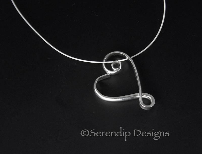 Argentium Spirale Herz Anhänger, Sterling Silber-Herz-Halskette, Glänzend Silber Valentine Halskette Sn34 Argentium Spirale Herz Anhänger, Sterling Silber-Herz-Halskette, Glänzend Silber Valentine Halskette Sn34 von SerendipDesignsJewel