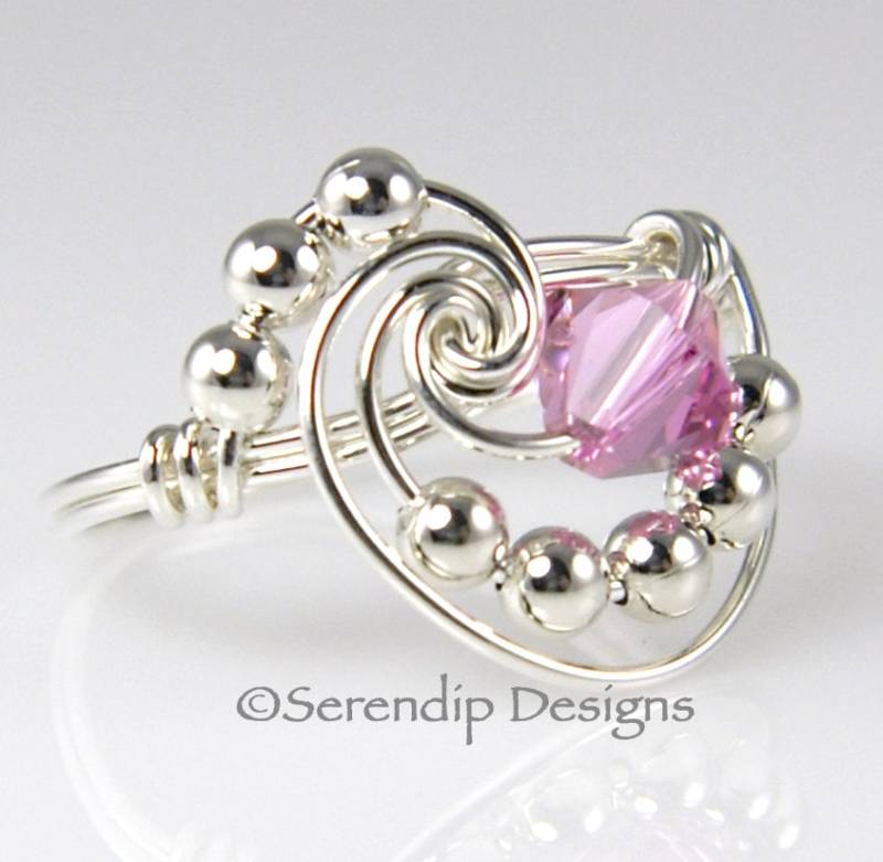 Argentium Sterlingsilber Oktober Birthstone Draht Umwickelt Ring, Swarovski Pink Turmalin Crystal Galaxy Spiral Kristall Ring von SerendipDesignsJewel