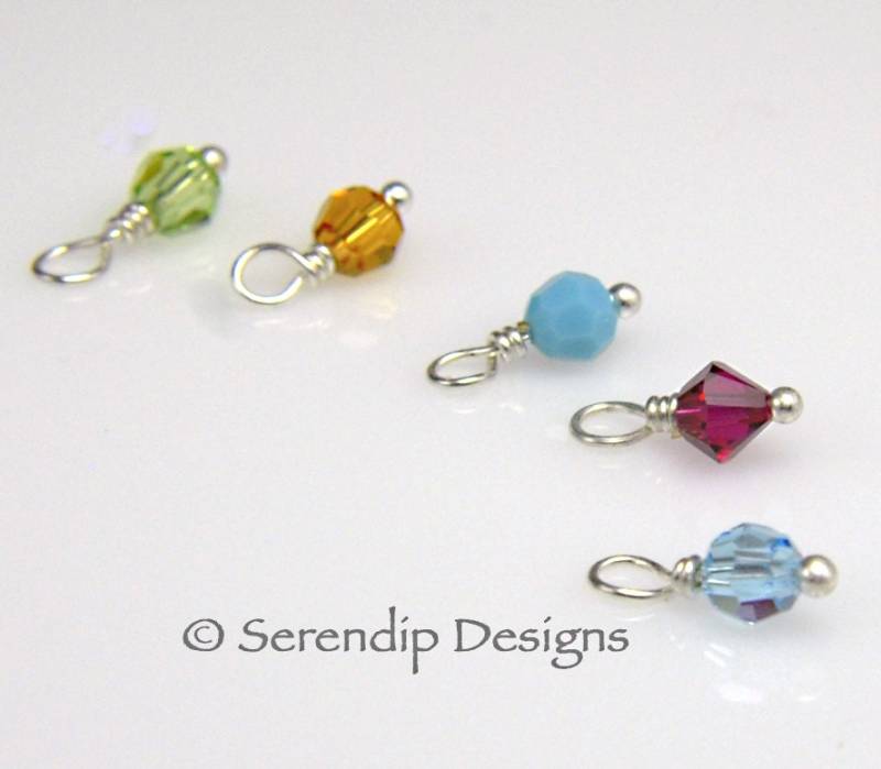 Fügen Sie 8 Birthstone Baumelt Swarovski Kristall 4mm Anhänger, Sterling Silber, Acht von SerendipDesignsJewel