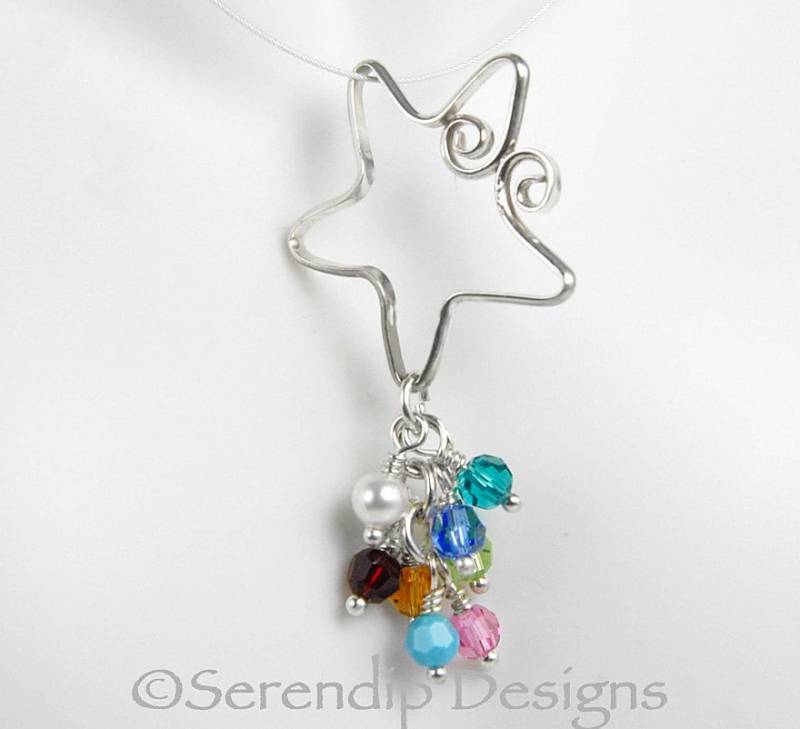 Silber-Spirale Stern Mütter Anhänger Mit Acht Swarovski Crystal Birthstone Baumelt, 8 Familie Anhänger, Großmütter Halskette Sn7 Silber-Spirale Stern Mütter Anhänger Mit Acht Swarovski Crystal Birthstone Baumelt, 8 Familie Anhänger, Großmütter Halskette Sn7 von SerendipDesignsJewel