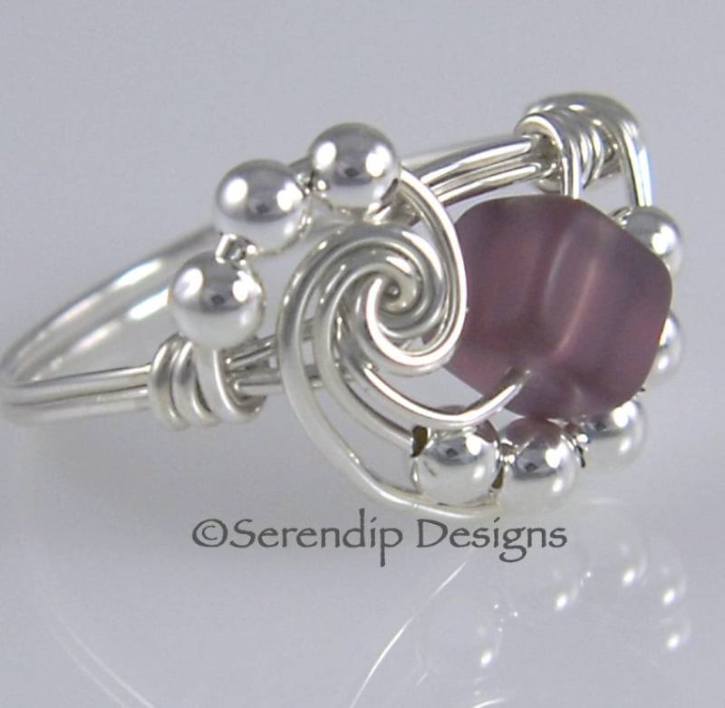 Silberdraht Umwickelt, Ring, Lila Strand Glasring, Argentium Sterling Silber Würfel Galaxy Cluster Silbernen Ring von SerendipDesignsJewel
