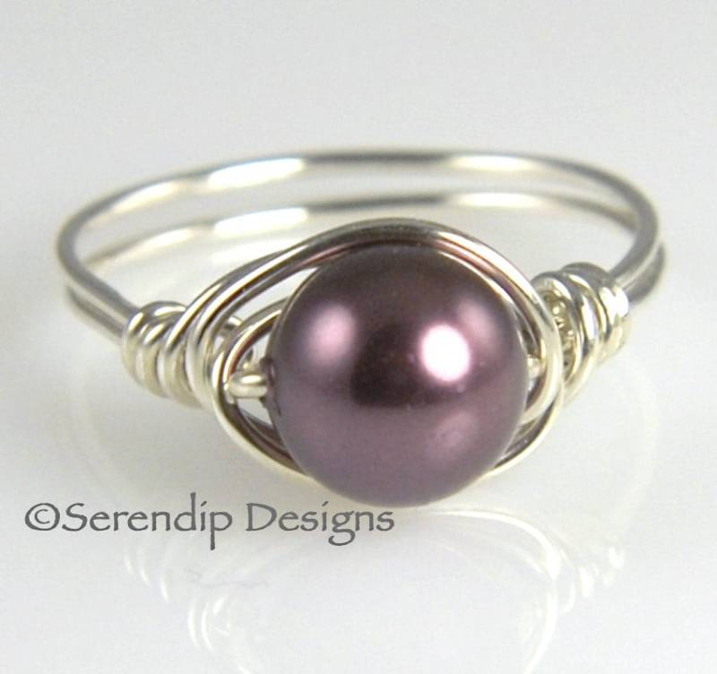 Sterling Silber Bordeaux Perle Solitär-Ring, Argentium Sterlingsilber Ring, Burgund Swarovski Crystal Pearl, Benutzerdefinierte Perlenring Sterling Silber Bordeaux Perle Solitär-Ring, Argentium Sterlingsilber Ring, Burgund Swarovski Crystal Pearl, Benutzerdefinierte Perlenring von SerendipDesignsJewel